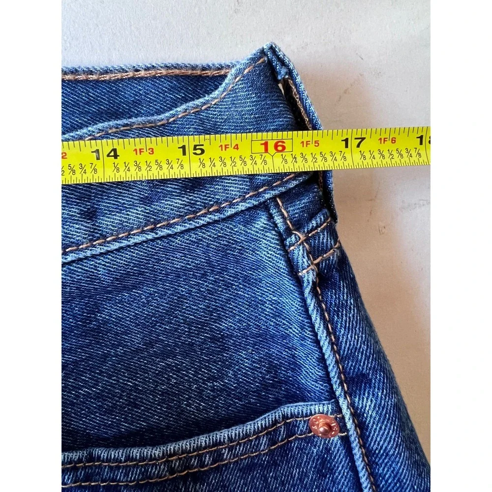 Levis 505 Regular Fit Jeans Mens 32x34 Medium Wash Blue Straight Leg NEW